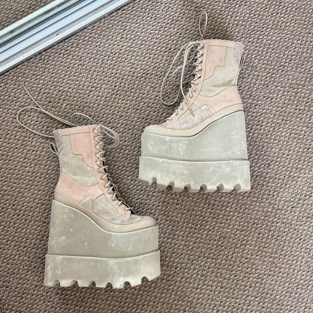 Darker Wavs Double Stack Platform Boots Size 7M - image 7